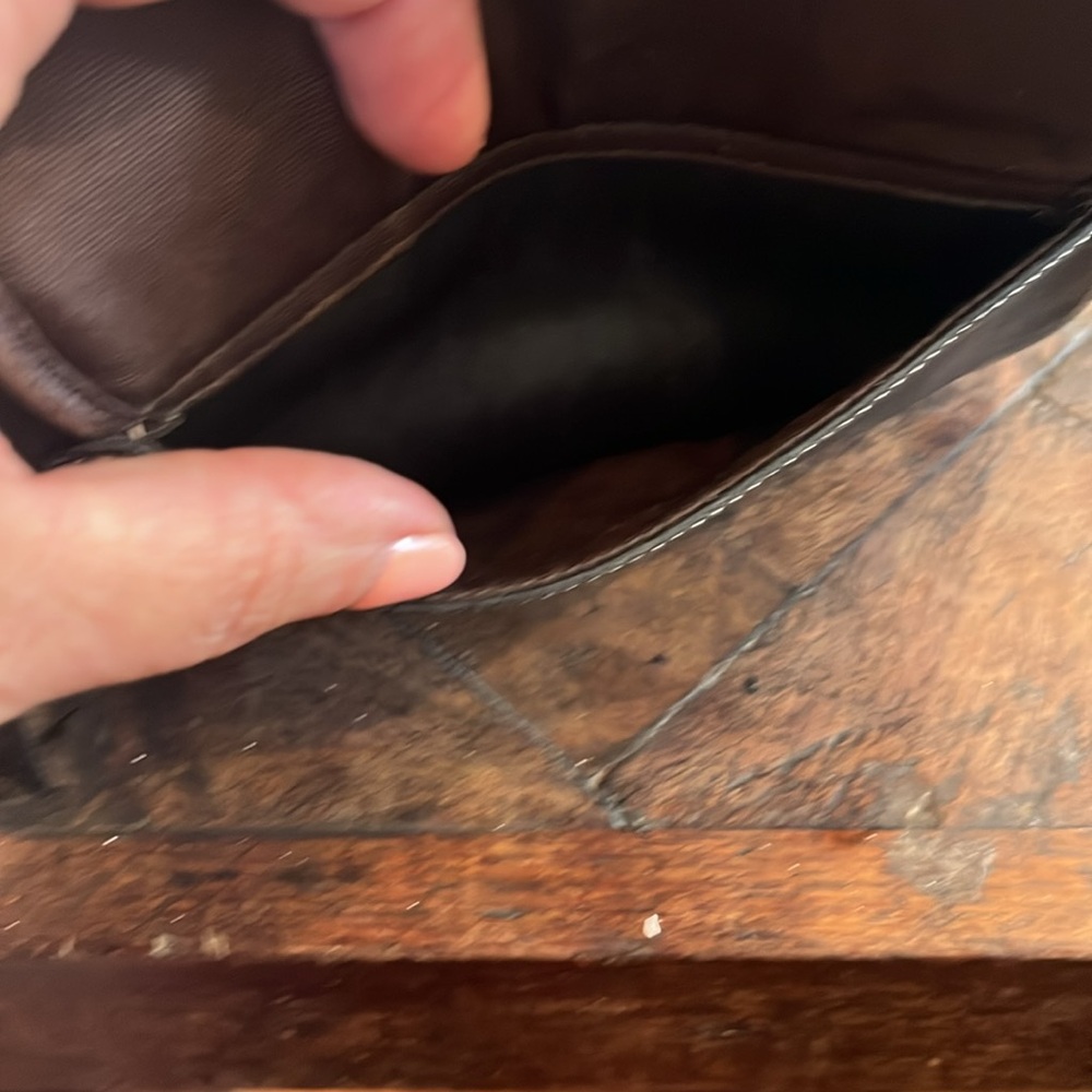 COACH Black leather Roomy Wristlet Purse. Not the tiny kind. - Picture 9 of 12